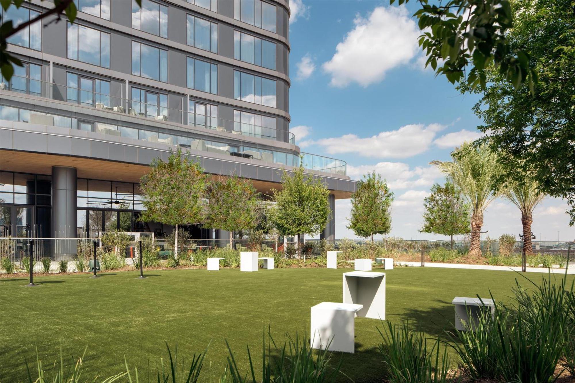 Thompson Houston, By Hyatt Hotel Exterior foto